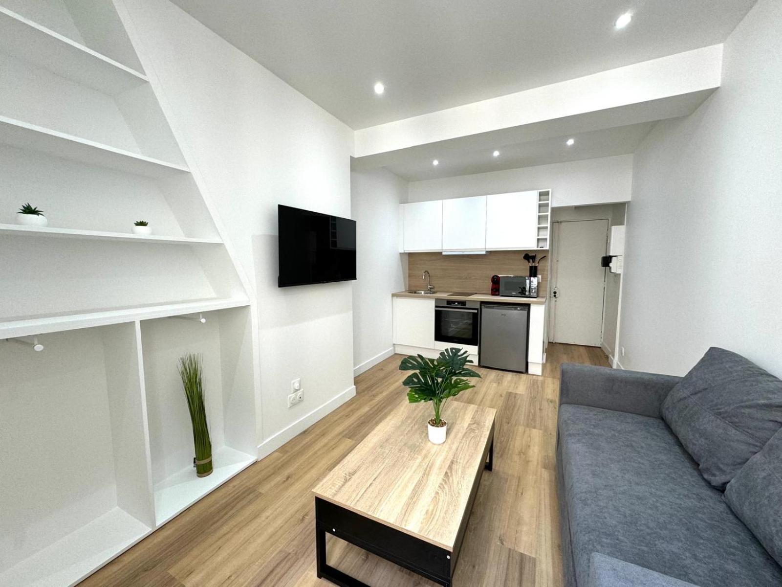 Deux Lumineux Situes Dans Le Quartier Historique De La Rue Du Bac Appartement *